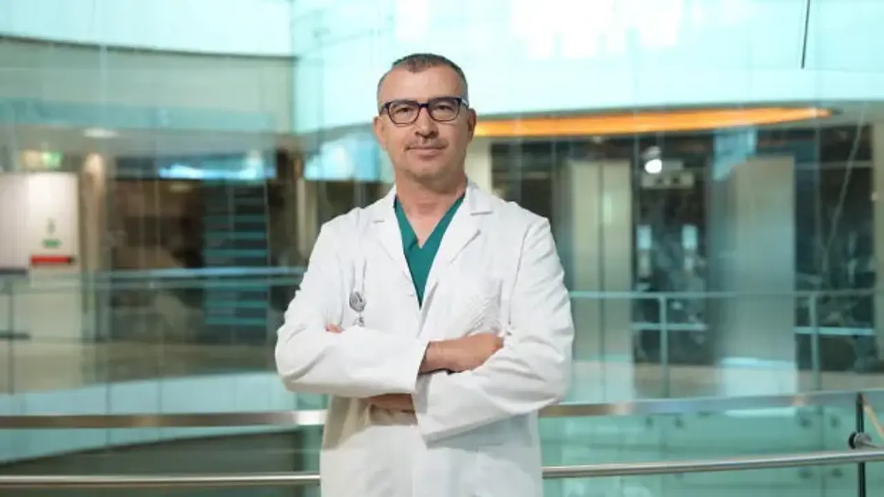 Geçmeyen karın ağrısı apandistin habercisi olabilir! Uzman isim uyardı