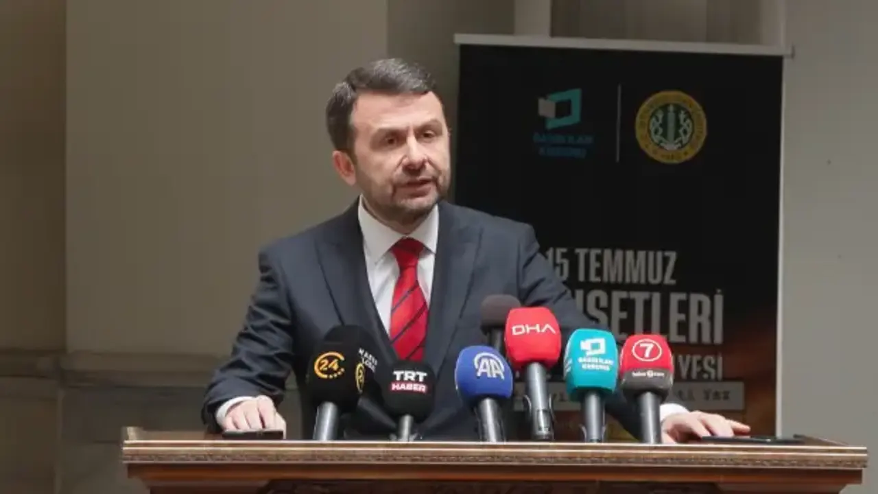 Geleceğin gazetecileri 15 Temmuz manşetleri atölyesinde buluştu