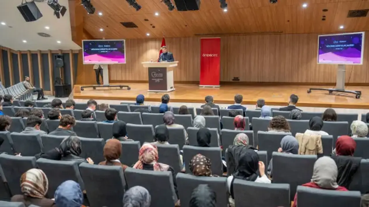 Geleceğin liderleri İstanbul’da buluştu! Gençlerden küresel sorunlara çözüm projeleri