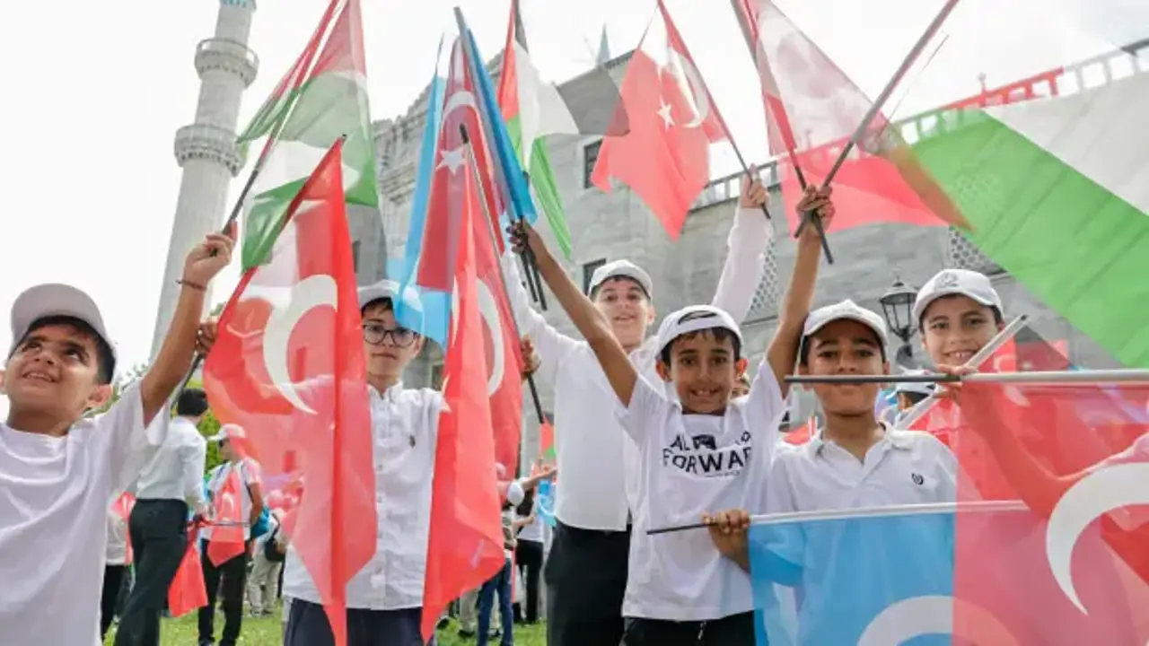 Genç İHH'nin Muhabbet Okulu Yaz Programı tamamlandı