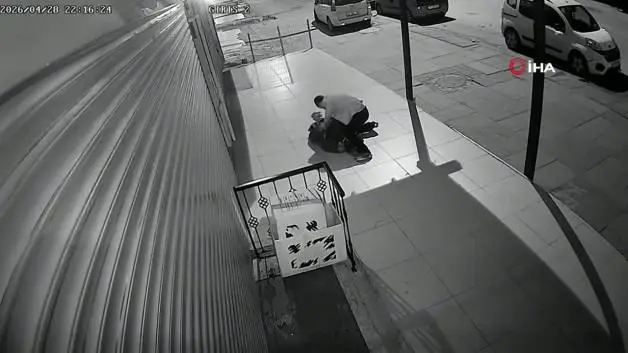 Gözü dönmüş cani önünü kestiği yaşlı adamın parasını çalıp öldüresiye darp etti