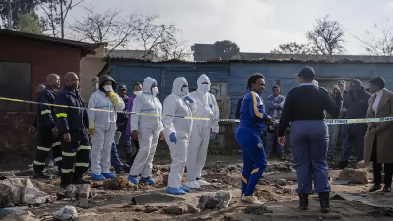 Güney Afrika'da silahlı saldırıda 12 kişi öldü