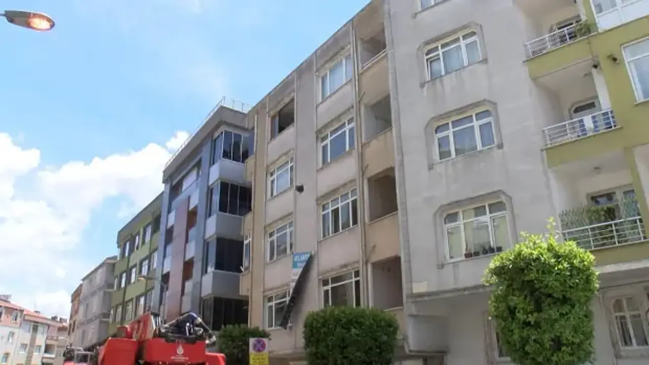 Güngören'de patlama! Ortalık savaş alanına döndü: 3 yaralı
