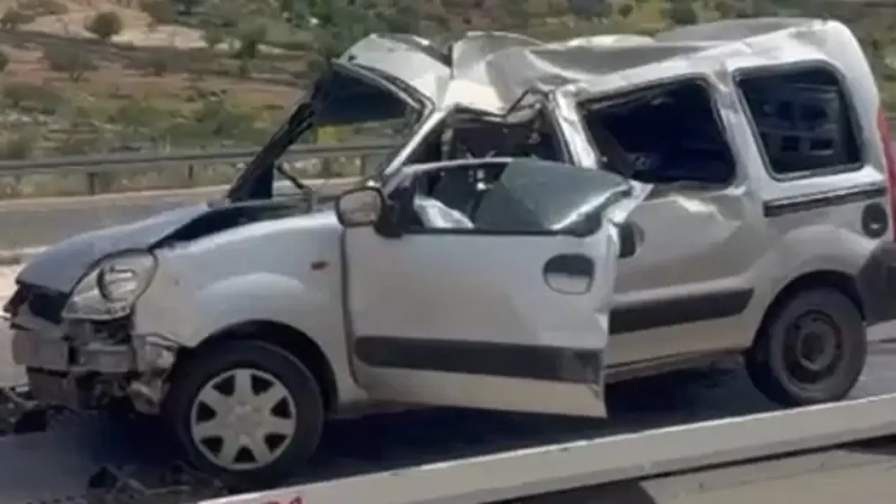 Hafif ticari araç, şarampole devrildi: 1 ölü, 1 yaralı