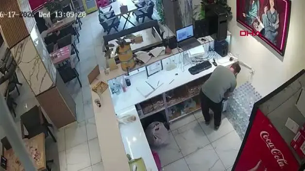 Hakkari'de kafede gaz sıkışması kaynaklı patlama