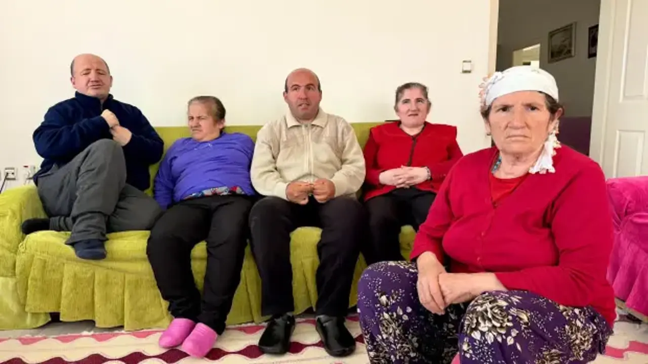 Hani anne, 50 yıldır engelli 4 çocuğuna bakıyor