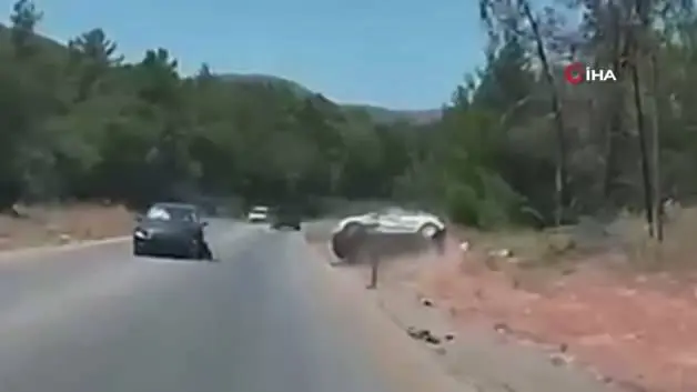 Hatalı sollama can alıyordu: Bodrum'da feci kaza kamerada
