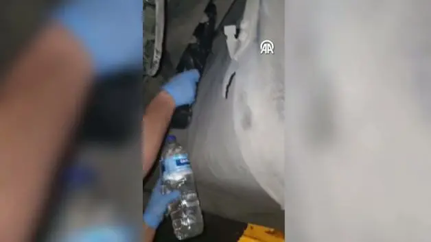 Hatay'da durdurulan tırın dorsesinden çıkan silahlar ekipleri şaşırttı