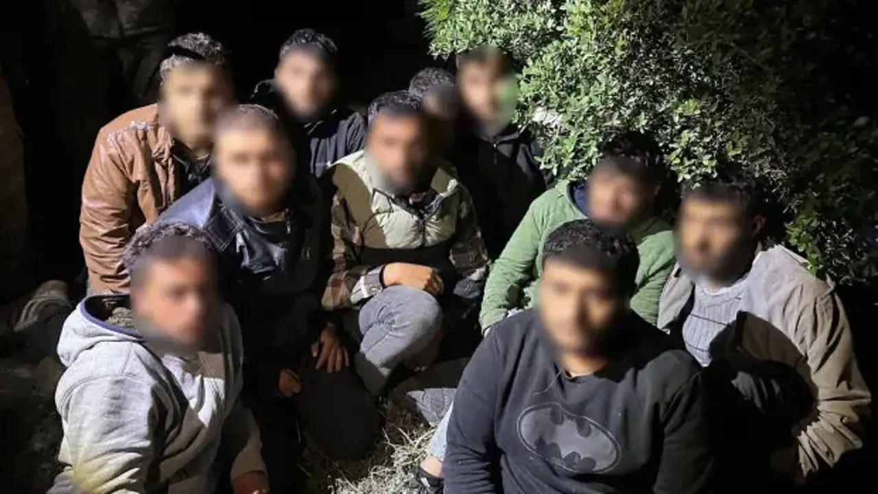 Hatay'da MİT ve Jandarma'dan İHA destekli göçmen operasyonu: 11 kişi yakalandı