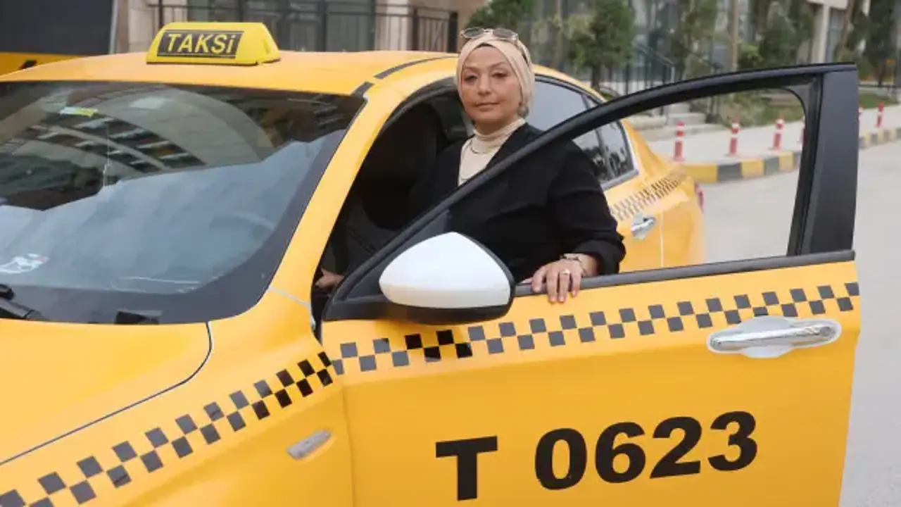 Hatay’ın kadın taksicisi! Haftanın 7 günü, günde 15 saat direksiyon başında