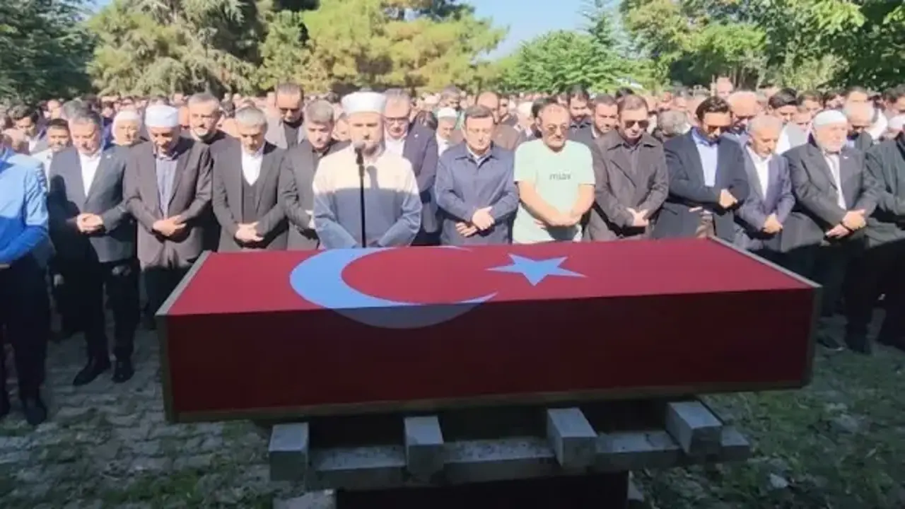 Hayatını kaybeden Vali Yardımcısı memleketinde toprağa verildi
