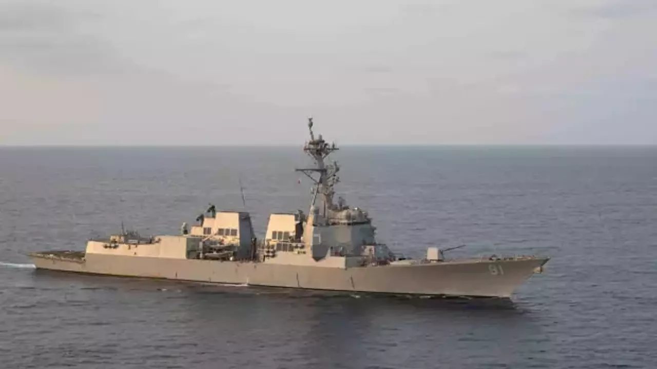 Hürmüz’de yüksek tansiyon:  ABD gemileri devriyede!