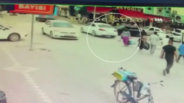 Iğdır'da otomobil, 6 yaşındaki çocuğa çarptı: Kaza anı ortaya çıktı