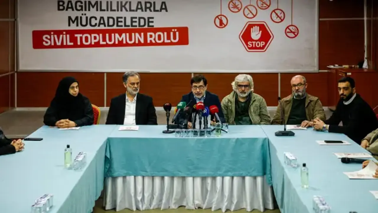 İHH’dan dikkat çeken rapor: Bağımlılık yaşı 13'e düştü