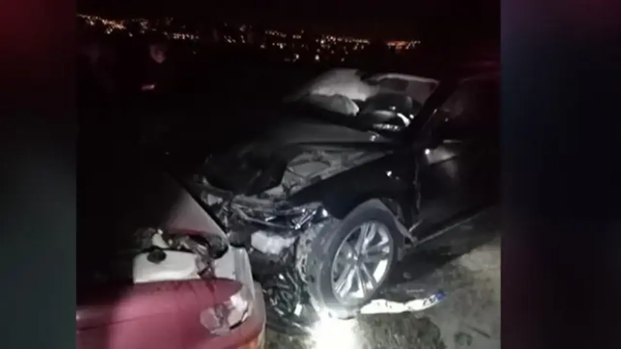 İki otomobil çarpıştı: Eski milletvekili ile 2 kişi yaralandı