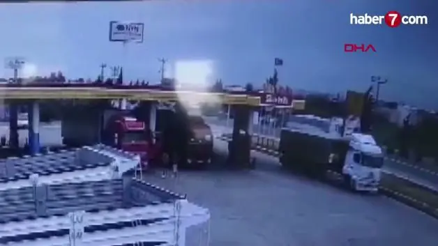 İki tır kafa kafaya çarpıştı: 18 yaşındaki gençten acı haber