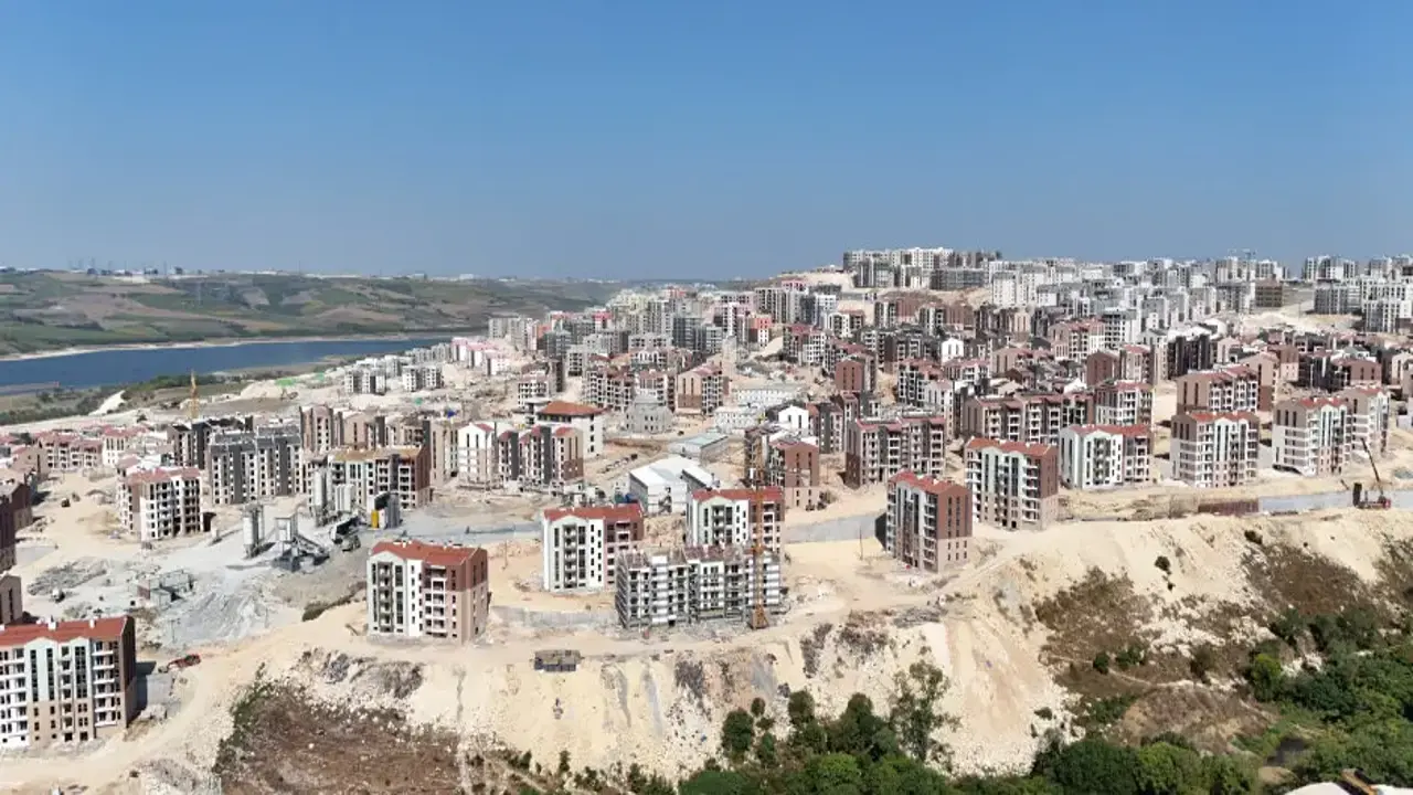 İlk Evim Projesi hızla yükseliyor: Arnavutköy'de ilk teslimatlar 2027'de başlıyor