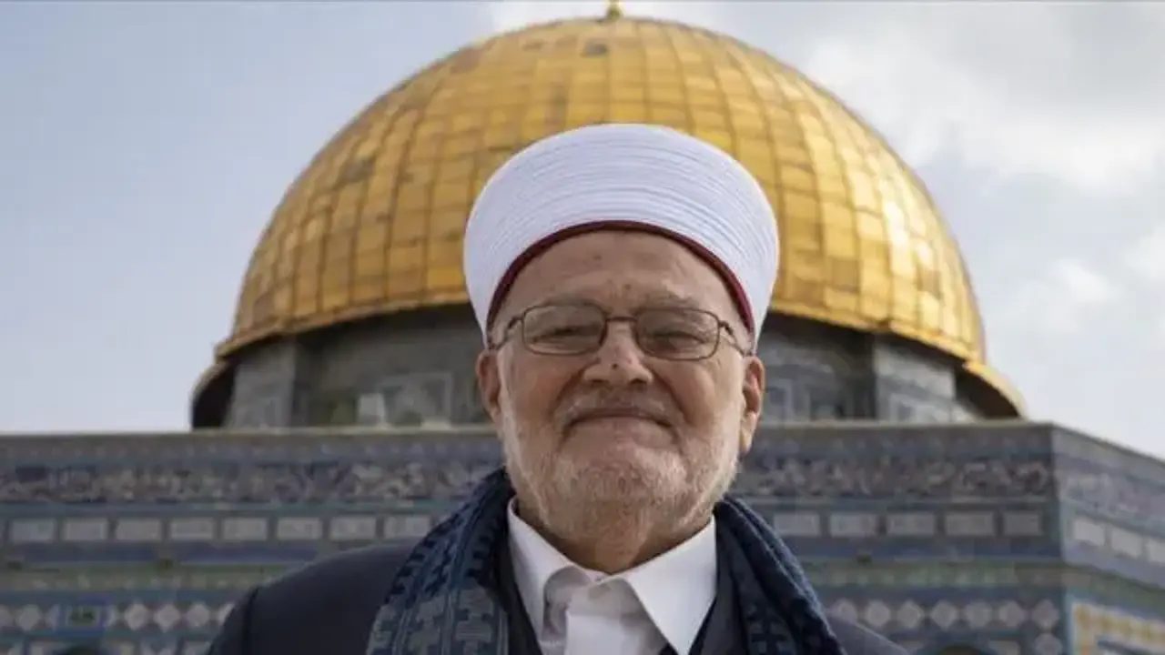 İmam hatip Şeyh İkrime'nin cuma namazı için Mescidi Aksa'ya girmesi engellendi