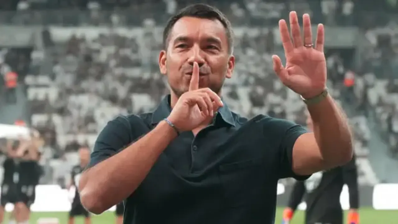 İmzalar atıldı! Van Bronckhorst şampiyon olduğu takıma geri döndü