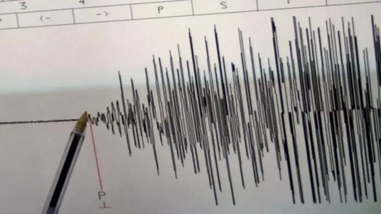 İran beşik gibi sallandı! Korkutan deprem