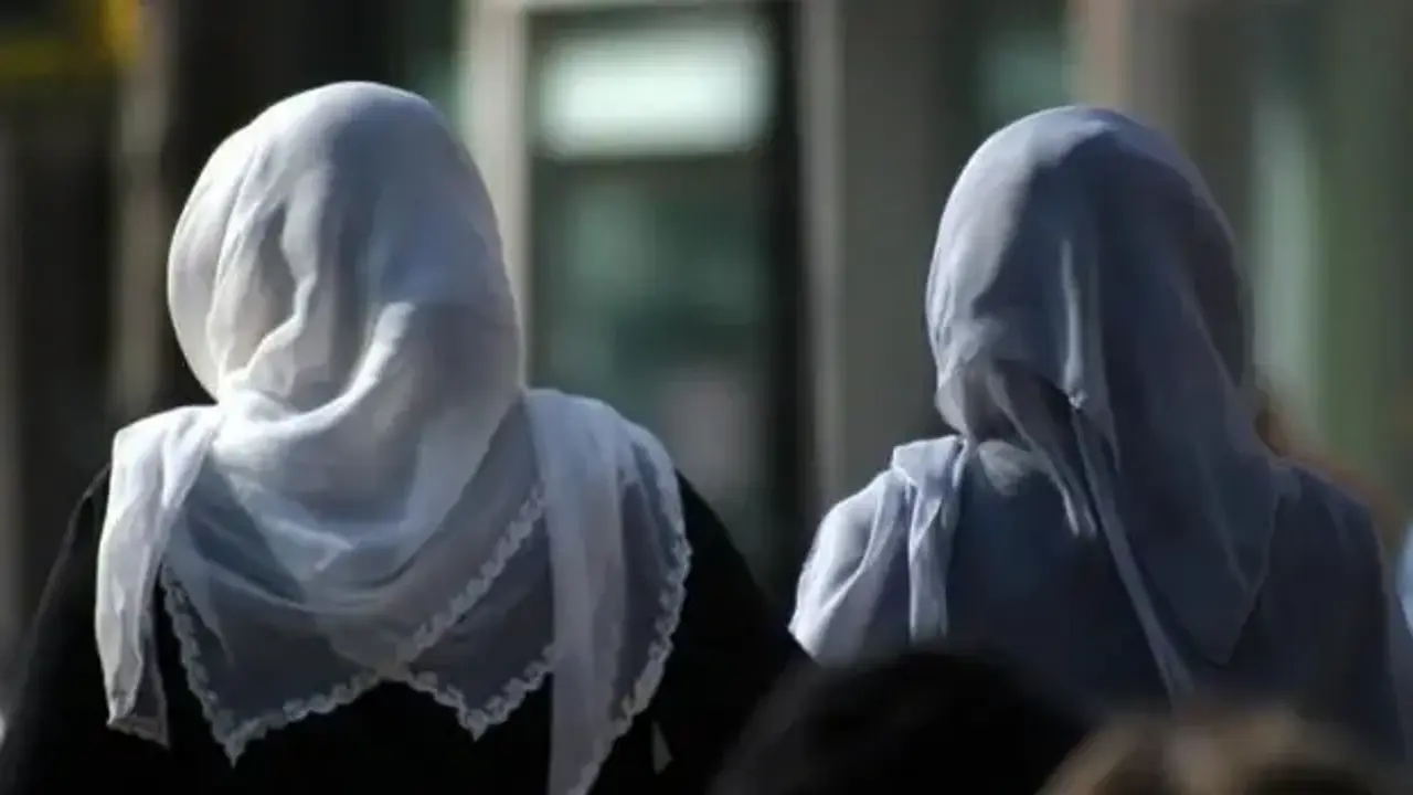 İslam yurdu Türkiye'de Müslümanlar hedefte: 'Öz vatanında garipsin öz yurdunda parya'