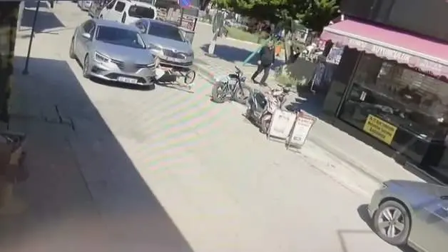 Isparta'da korkutan kaza: Aniden yola fırlayan çocuğa otomobil çarptı