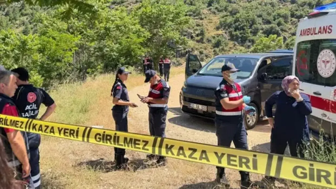 Isparta'da park halindeki araçta 2 gencin cansız bedeni bulundu!