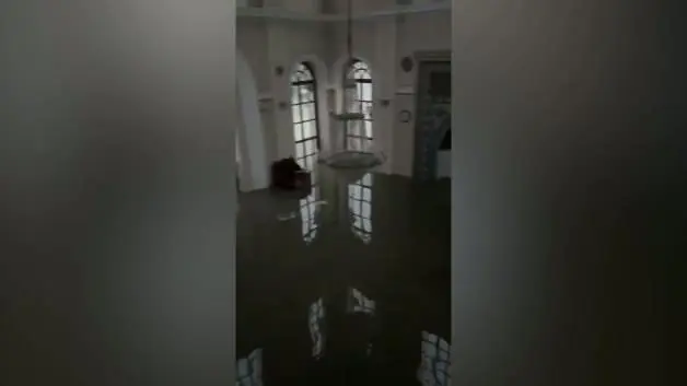 İstanbul sağanağa teslim: Kağıthane Sadabad Camii sular altında kaldı!