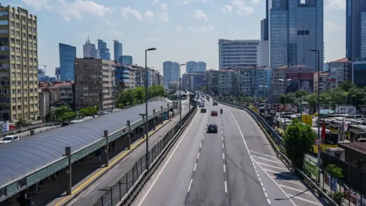 İstanbul trafiğine bayram molası: Yollar bomboş kaldı