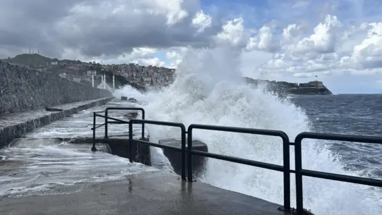İstanbul Valiliğinden Batı Karadeniz için fırtına uyarısı