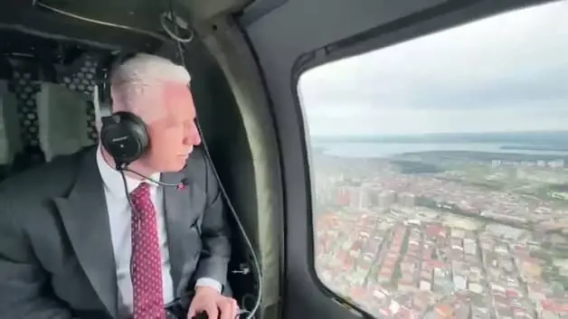 İstanbul Valisi Gül, bayram tatilinin ilk gününde havadan trafik denetimi yaptı
