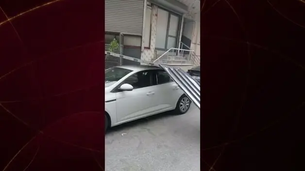 İstanbul’da beklenen fırtına başladı: Vatandaşlar zor anlar yaşadı!