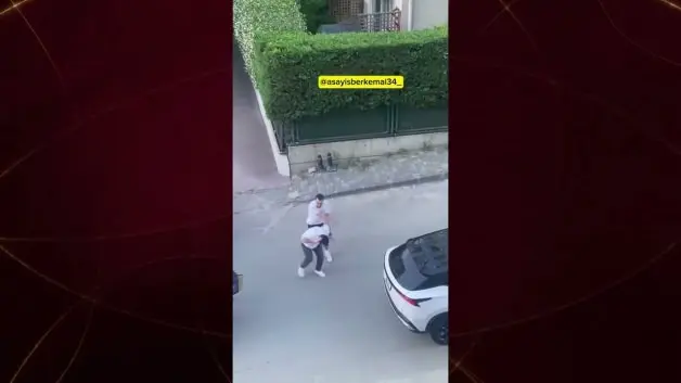 İstanbul'da trafikte muştayla tartıştığı kişiye saldıran maganda hakkında gereği yapıldı!