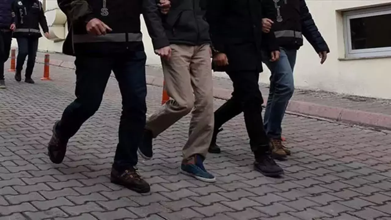 İstanbul'daki terör saldırısında gözaltına alınan 3 şüpheli tutuklandı