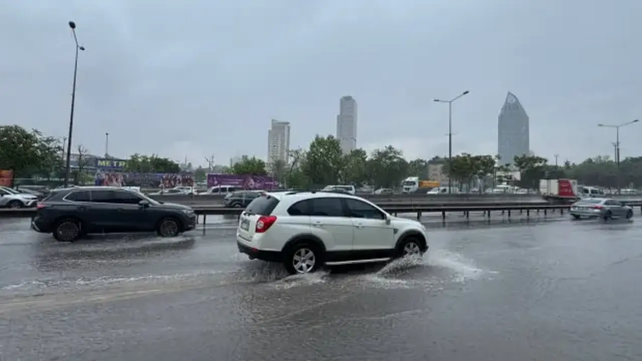 İstanbul'un bazı bölgelerinde sağanak etkili oldu