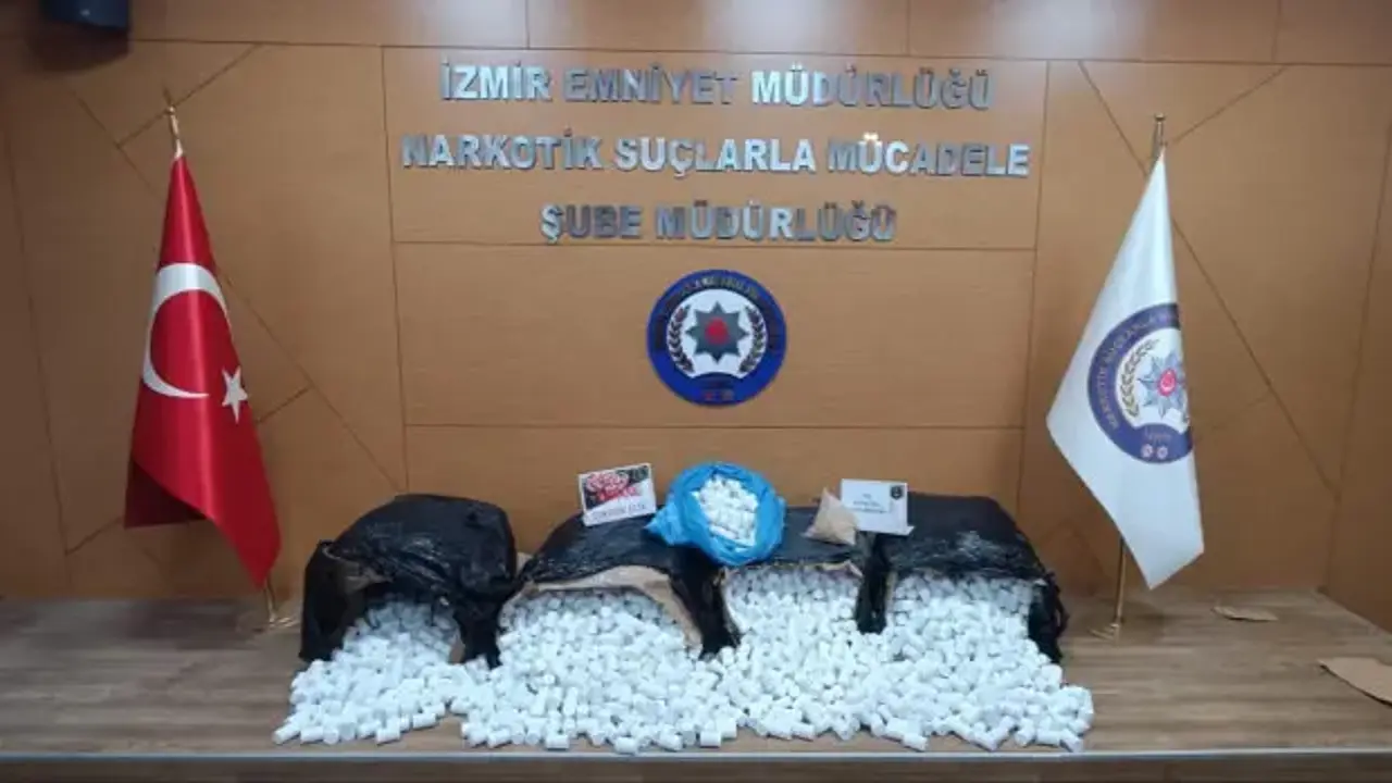 İzmir'de 196 bin 560 sentetik hap ele geçirildi, 3 tutuklama