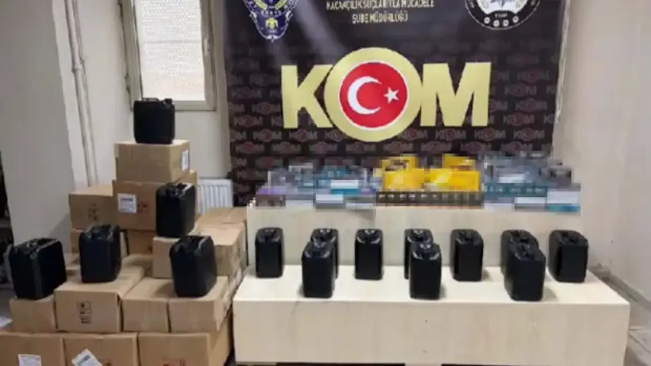 İzmir'de 8 bin şişe kaçak içki ele geçirildi
