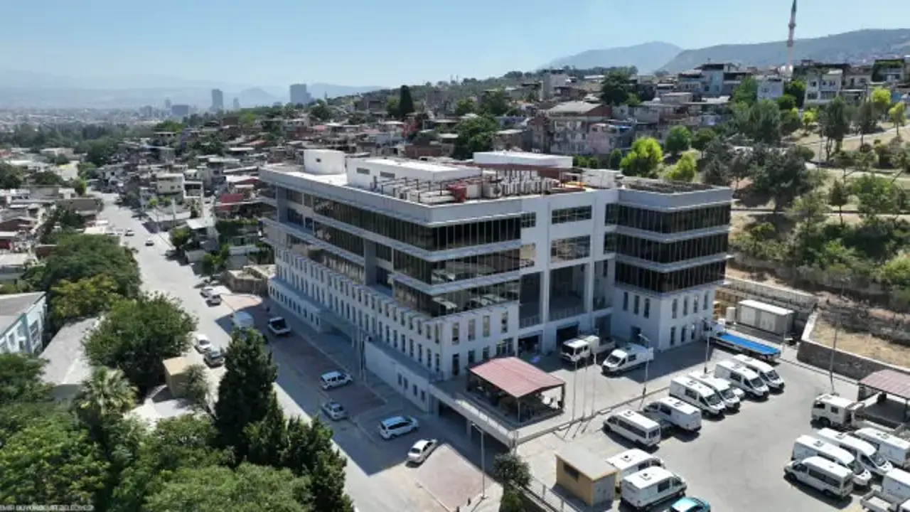 İzmir'de operasyon genişliyor! İZBETON ve İZDOĞA'da 3 tutuklama