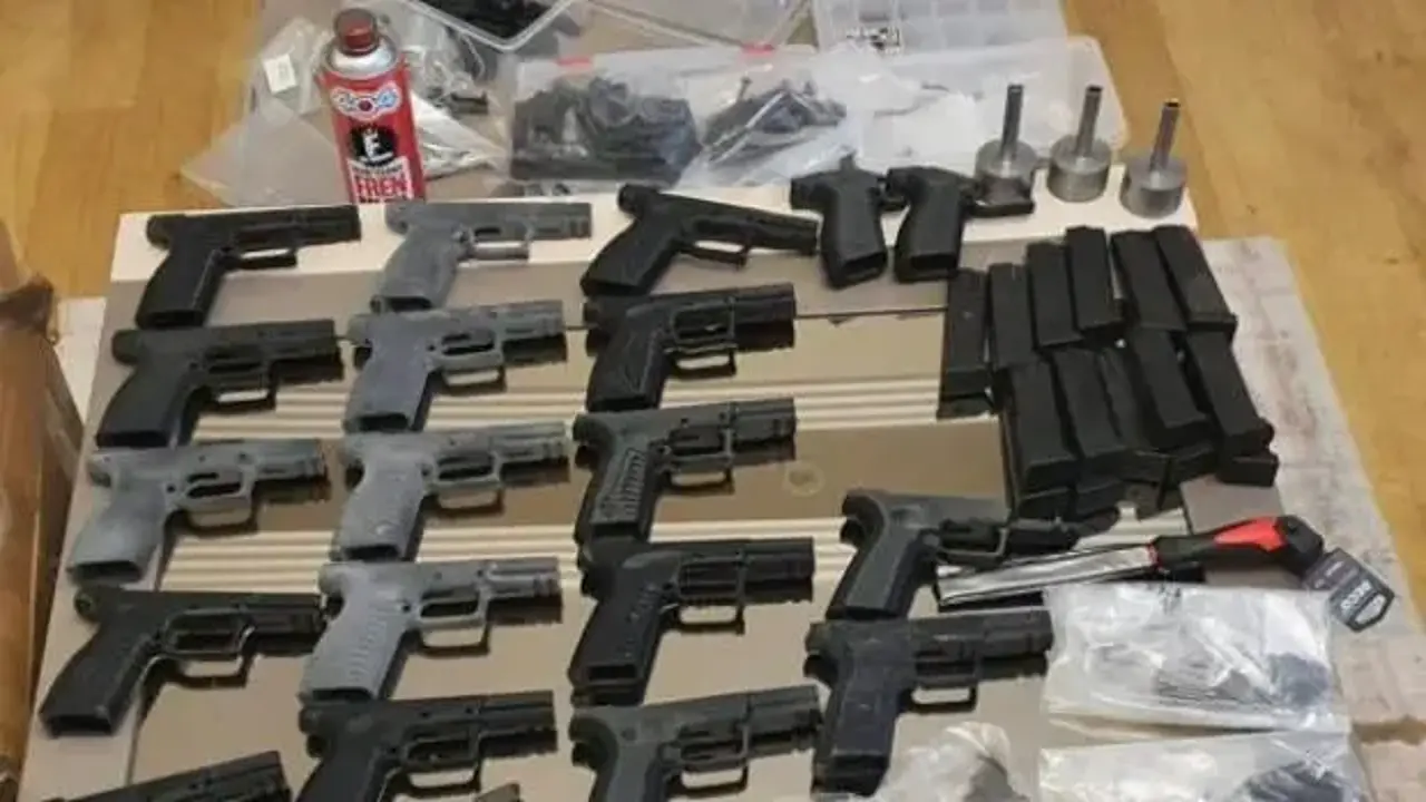 İzmir'de suç örgütlerine operasyon: 38 gözaltı