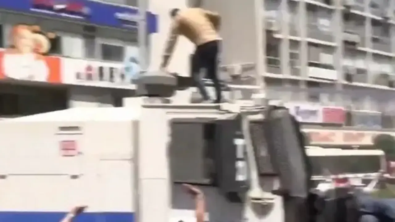 İzmir'de TOMA'ya çıkıp tekmelemişti: O şüpheli tutuklandı