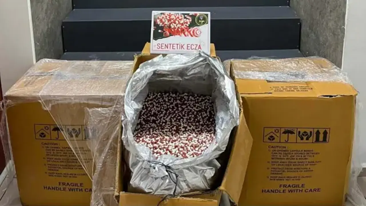 İzmir'de uyuşturucu operasyonu; 2 tutuklama