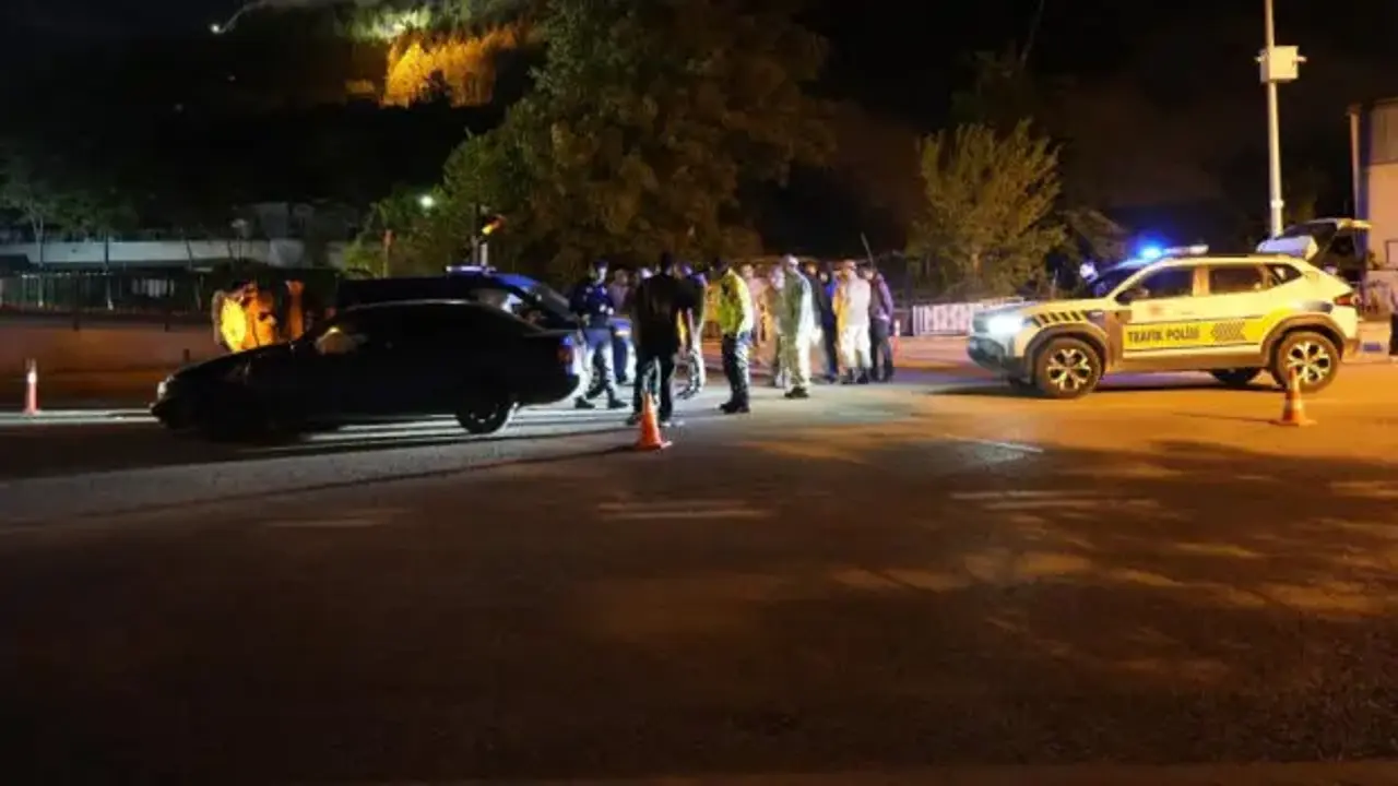 Jandarma aracına çarptı, ehliyetine el konuldu