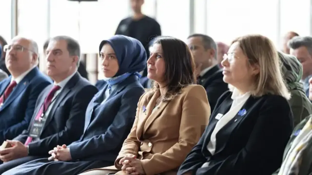 KADEM’in yeni araştırması: “Kadınlar çifte mesai değil, çoklu vardiya yapıyor”