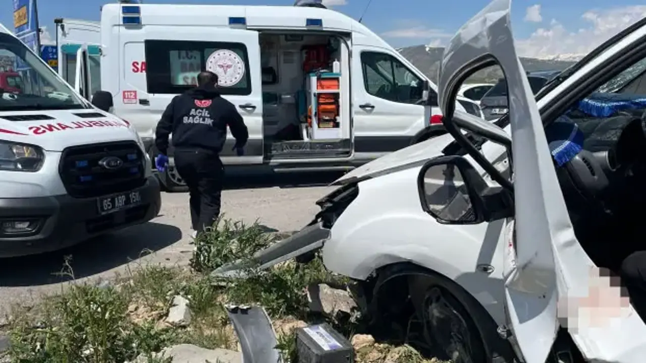 Kahreden kaza: 4 kişi hayatını kaybetti!