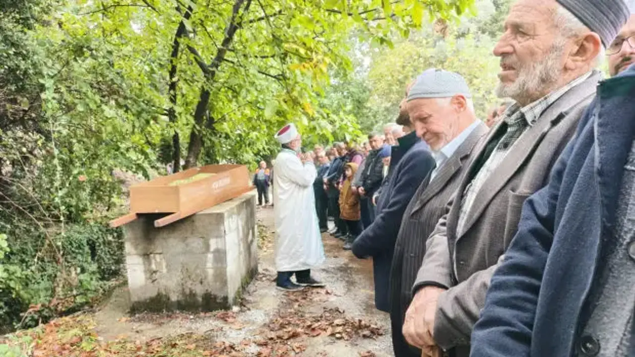 Kalp krizi geçiren 11 yaşındaki Hamza, son yolculuğuna uğurlandı