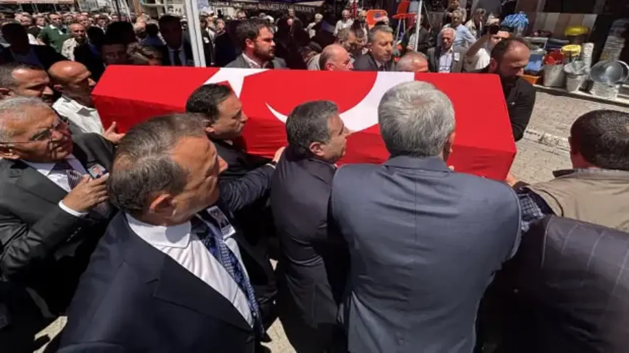 Kalp krizine yenik düşen Vali Yardımcısı toprağa verildi