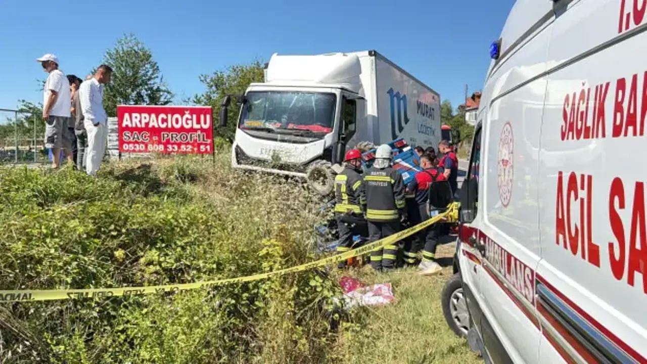 Kamyonla çarpışan patpatın sürücüsü öldü