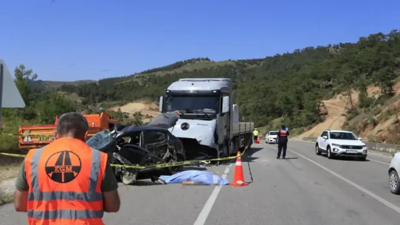 Kanser tedavisi dönüşü kazada eşiyle birlikte hayatını kaybetti