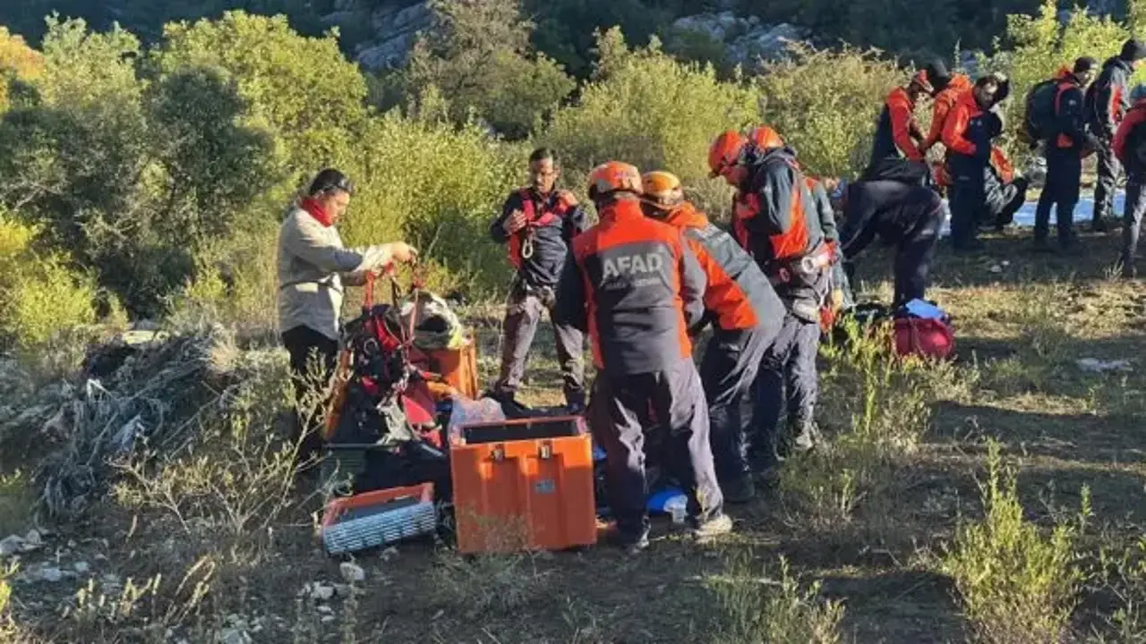 Kanyondaki 30 saatlik kabus sona erdi: 10 kişi tahliye edildi