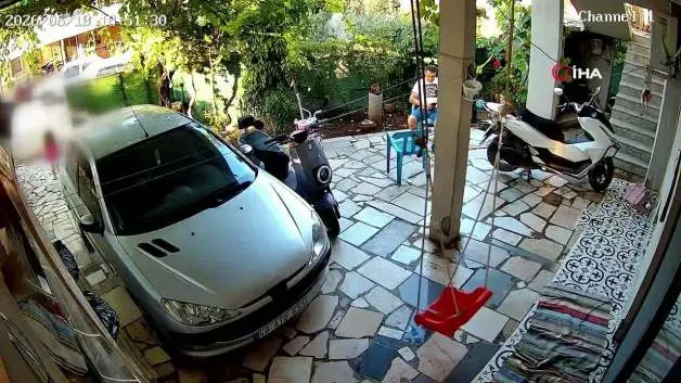 Kapı gıcırtısını bahane edip kurşun yağdırdı: Baba öldü, anne ve kız yaralı!